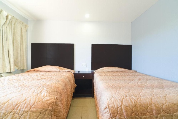 Xpress Inn & Extended Stays image 17