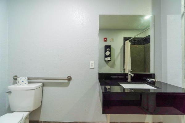 Xpress Inn & Extended Stays image 27