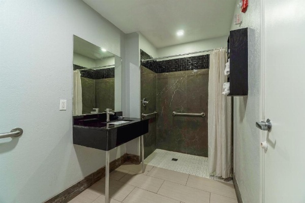 Xpress Inn & Extended Stays image 28