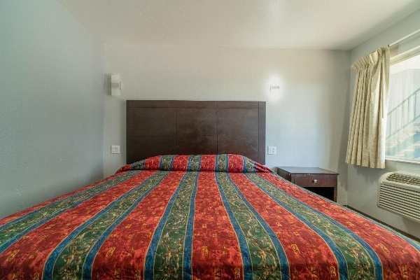 Xpress Inn & Extended Stays image 6