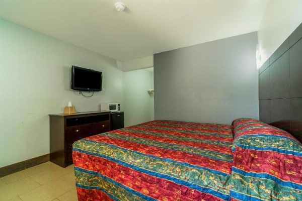 Xpress Inn & Extended Stays image 8